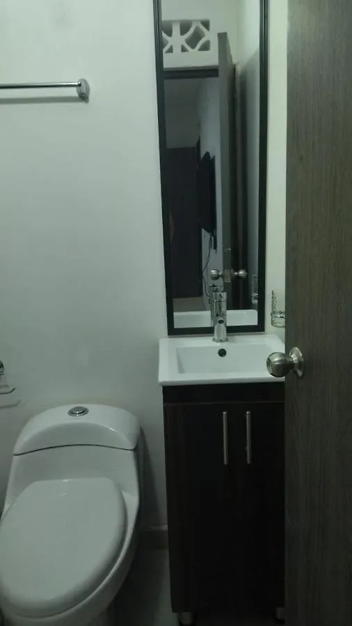 ميديلين Hola! Hotel Laureles