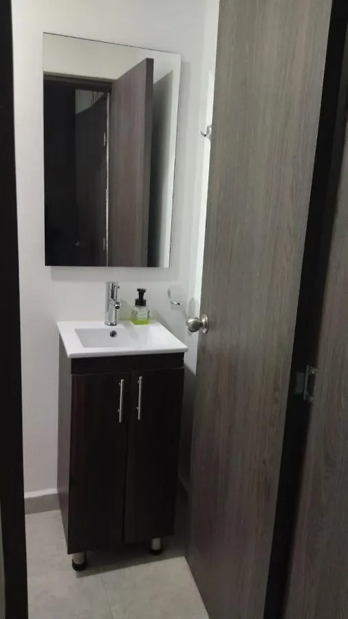 ميديلين Hola! Hotel Laureles